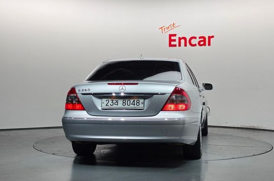 Mercedes-Benz E-Class E200K Avantgarde — пробег 87 015 км — фото 4 из 5