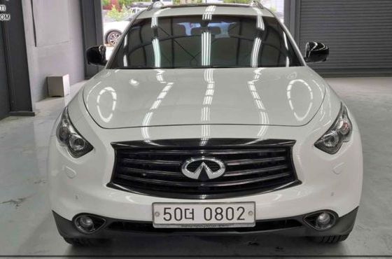 Infiniti QX70 3.7 AWD — пробег 190 000 км — фото 3 из 5