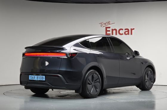 Tesla Model Y RWD — пробег 20 393 км — фото 2 из 5