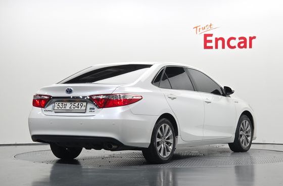 Toyota Camry Hybrid XLE — пробег 143 252 км — фото 2 из 5