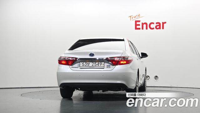 Toyota Camry Hybrid XLE — пробег 143 252 км — фото 4 из 5