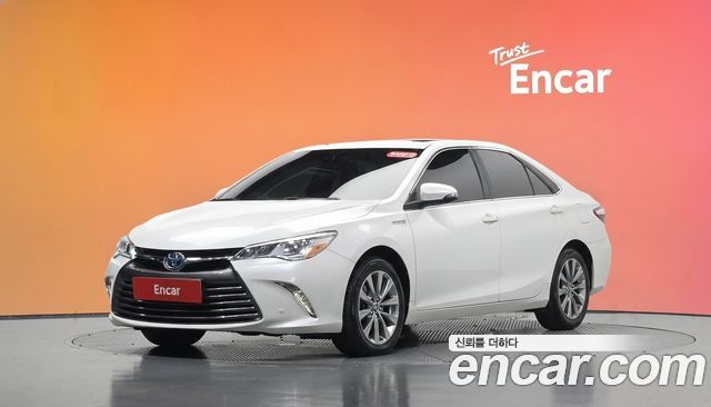 Toyota Camry Hybrid XLE — пробег 143 252 км — фото 1 из 5