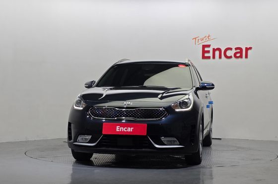 Kia Niro Prestige — пробег 42 789 км — фото 3 из 5