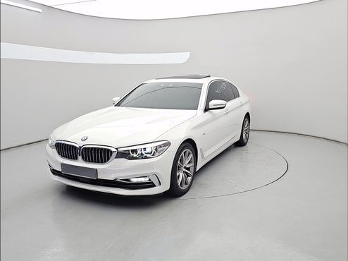 BMW 5-Series 520i Luxury — пробег 91 381 км — фото 1 из 5