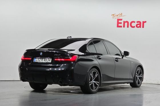 BMW 3-Series 320i M Sport — пробег 33 447 км — фото 2 из 5