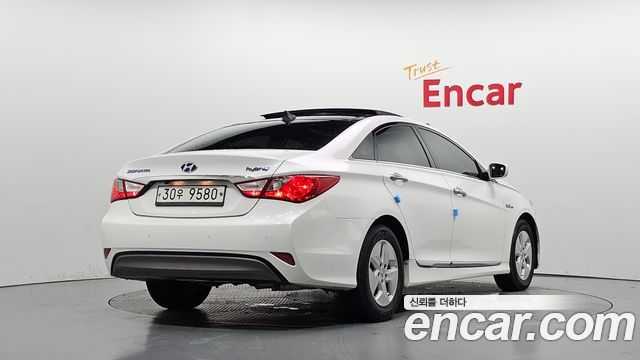 Hyundai Sonata 2.0 Smart — пробег 113 759 км — фото 2 из 5