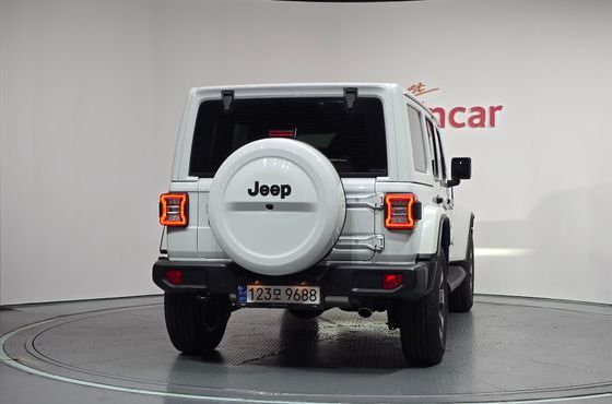 Jeep Wrangler 2.0 Overland 4Door — пробег 6 840 км — фото 4 из 5