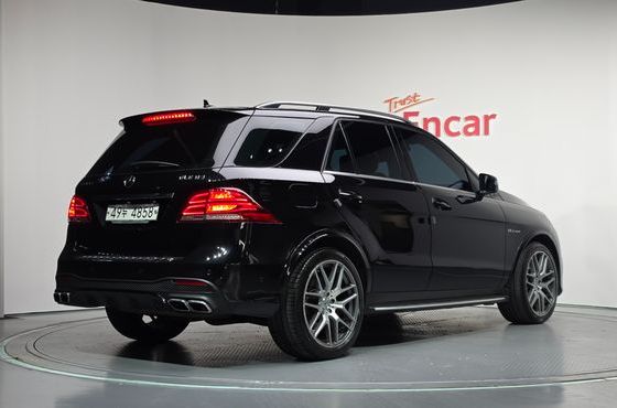 Mercedes-Benz GLE-Class AMG GLE63 4MATIC — пробег 186 090 км — фото 2 из 5