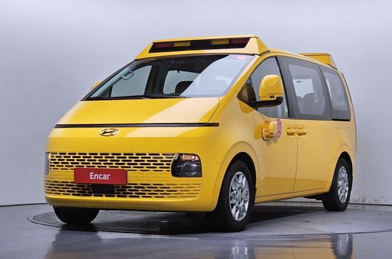 Hyundai Staria L3.5 Kinder Safety Car 11-Seater — пробег 69 346 км — фото 1 из 5