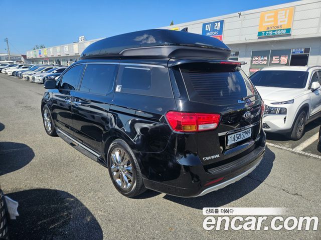 Kia Carnival 9-seater Hi-Limousine Noblesse — пробег 288 000 км — фото 4 из 5