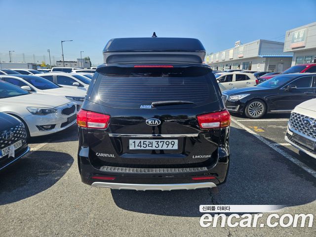 Kia Carnival 9-seater Hi-Limousine Noblesse — пробег 288 000 км — фото 5 из 5