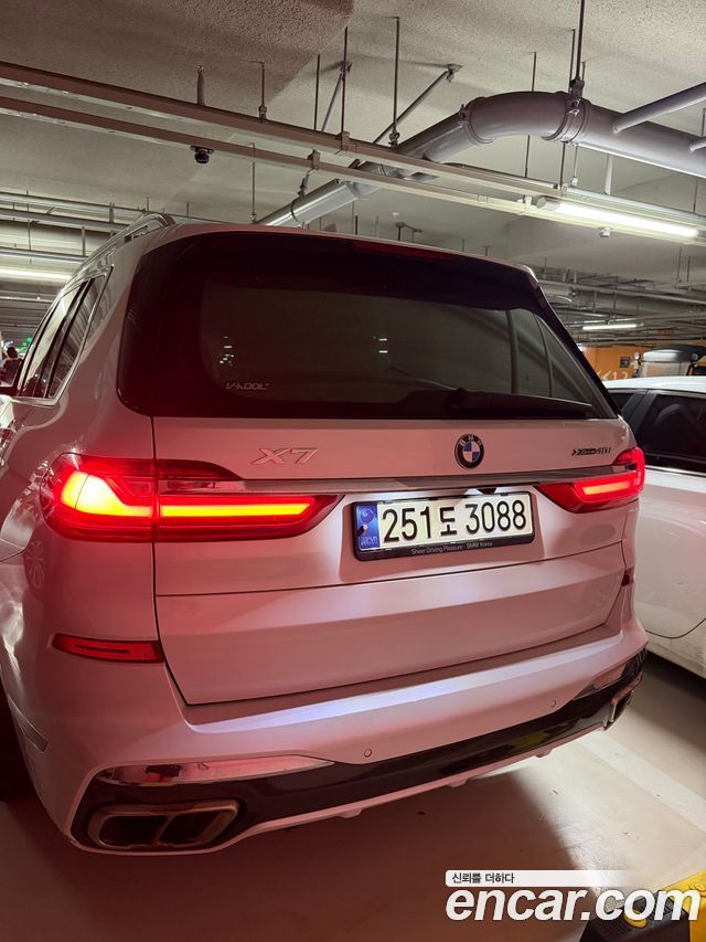 BMW X7 xDrive 40i M Sport 6STR — пробег 142 884 км — фото 4 из 5