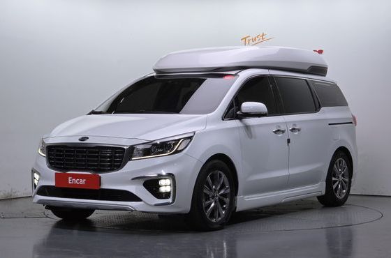 Kia Carnival 9-Seater Hi-Limousine Noblesse Special — пробег 99 482 км — фото 1 из 5