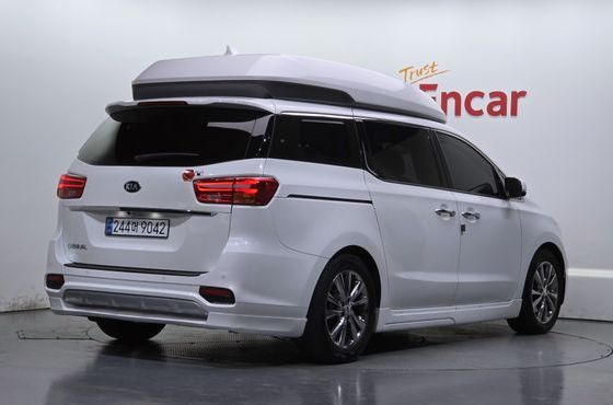 Kia Carnival 9-Seater Hi-Limousine Noblesse Special — пробег 99 482 км — фото 2 из 5