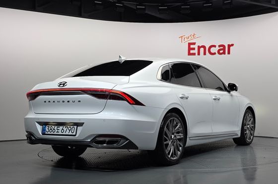 Hyundai Grandeur 2.5 Calligraphy — пробег 72 935 км — фото 2 из 5