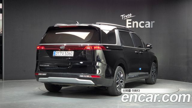 Kia Carnival Diesel 9-Seater Prestige — пробег 64 552 км — фото 2 из 5
