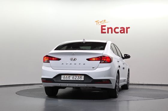 Hyundai AVANTE 1.6 Style — пробег 94 356 км — фото 4 из 5
