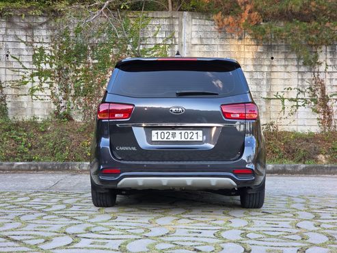 Kia Carnival 9-Seater Noblesse Special — пробег 90 131 км — фото 4 из 5