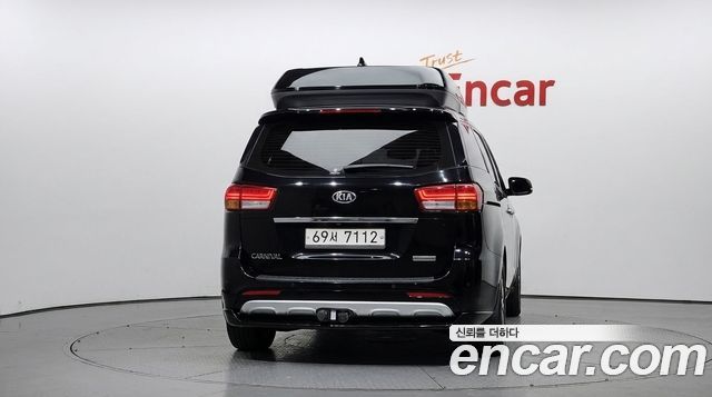 Kia Carnival из Кореи Encar