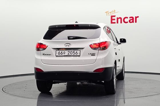 Hyundai Tucson Diesel 2WD LX20 Luxury — пробег 141 647 км — фото 4 из 5