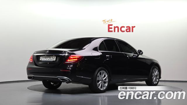 Mercedes-Benz E-Class из Кореи Encar