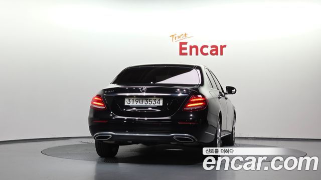 Mercedes-Benz E-Class из Кореи Encar