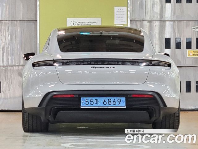 Porsche Taycan GTS — пробег 8 700 км — фото 4 из 5
