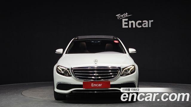 Mercedes-Benz E-Class E300 4MATIC Exclusive — пробег 65 063 км — фото 3 из 5