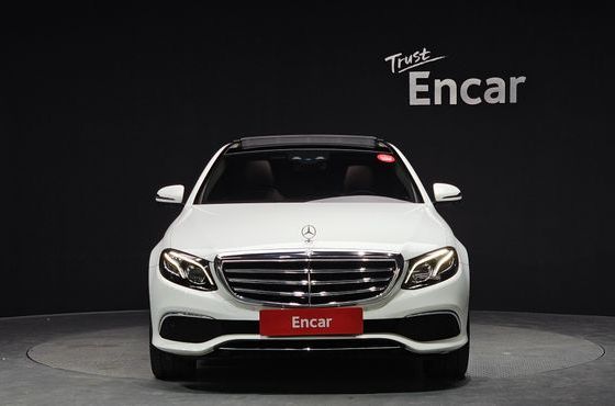 Mercedes-Benz E-Class E300 4MATIC Exclusive — пробег 65 063 км — фото 3 из 5