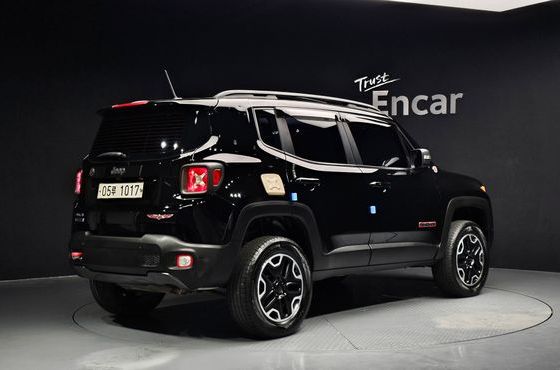 Jeep Renegade 2.0 Diesel Tailhawk AWD — пробег 97 915 км — фото 2 из 5