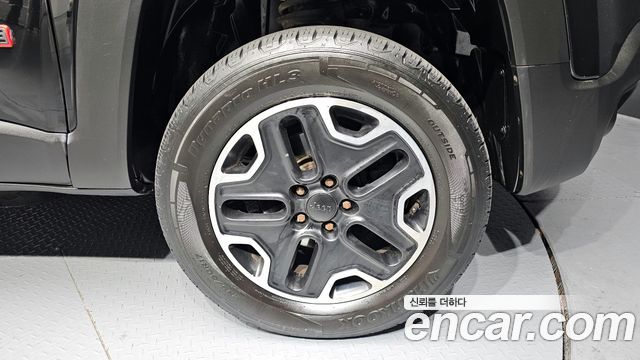 Jeep Renegade 2.0 Diesel Tailhawk AWD — пробег 97 915 км — фото 5 из 5
