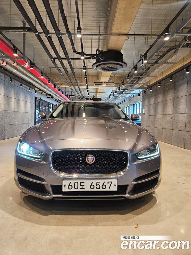 Jaguar XE 20d Prestige — пробег 120 000 км — фото 1 из 5