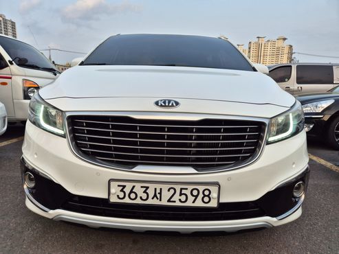 Kia Carnival 9-seater Luxury — пробег 84 000 км — фото 4 из 5