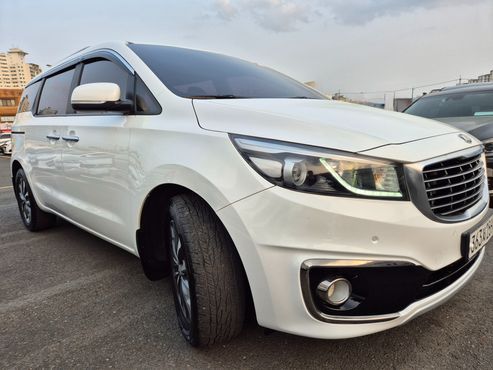 Kia Carnival 9-seater Luxury — пробег 84 000 км — фото 5 из 5