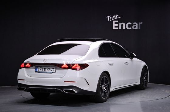 Mercedes-Benz E-Class E300 4MATIC AMG Line — пробег 28 911 км — фото 2 из 5