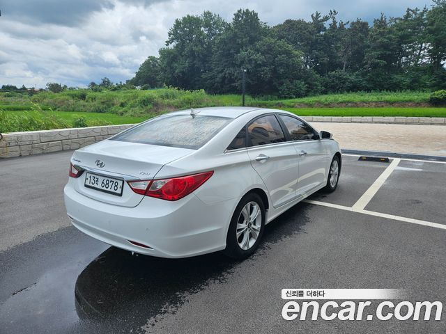 Hyundai Sonata Premier — пробег 99 000 км — фото 4 из 5