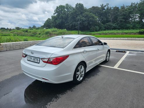 Hyundai Sonata Premier — пробег 99 000 км — фото 4 из 5
