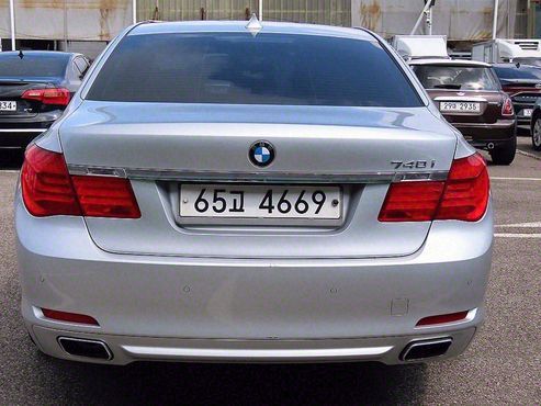 BMW 7-Series 740i — пробег 147 334 км — фото 4 из 5