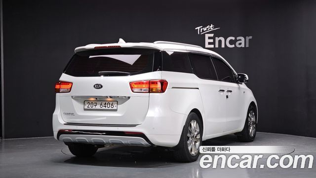 Kia Carnival из Кореи Encar