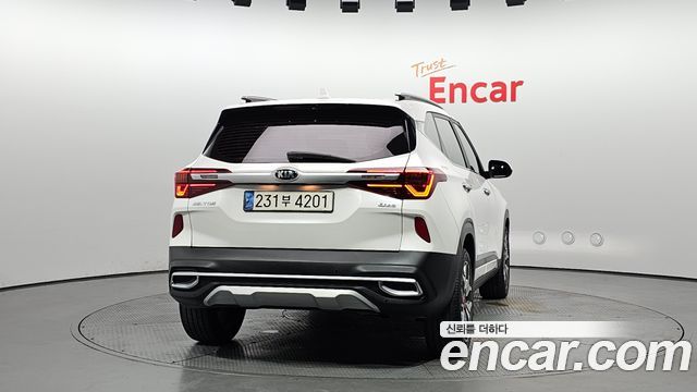 Kia Seltos из Кореи Encar