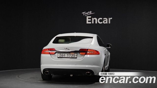 Jaguar XF 3.0D Luxury X250 — пробег 177 043 км — фото 4 из 5