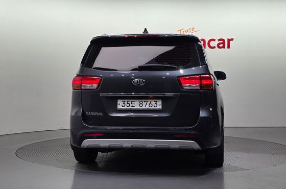 Kia Carnival 9-seater Noblesse — пробег 174 181 км — фото 4 из 5