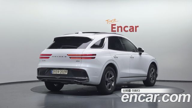 Genesis GV70 2.5T Gasoline AWD — пробег 17 915 км — фото 2 из 5