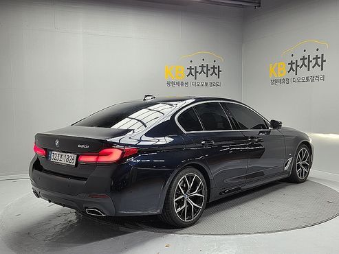 BMW 5-Series 530i M Sport Package — пробег 98 441 км — фото 5 из 5