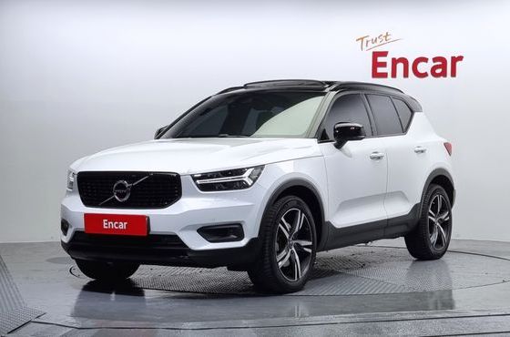 Volvo XC40 B4 R-Design — пробег 126 093 км — фото 1 из 5