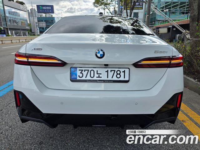 BMW 5-Series 530i xDrive M Sport — пробег 100 км — фото 4 из 5