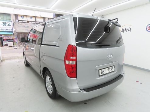 Hyundai Starex Van 5-Seater Smart — пробег 50 000 км — фото 4 из 5