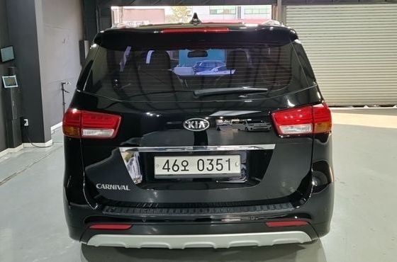 Kia Carnival 9-seater Prestige — пробег 141 112 км — фото 4 из 5