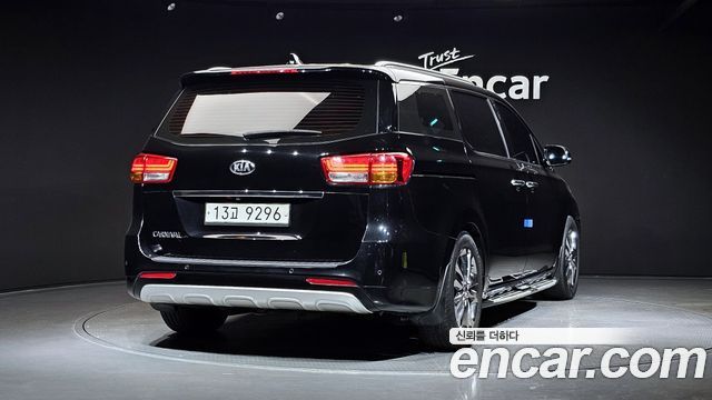 Kia Carnival из Кореи Encar