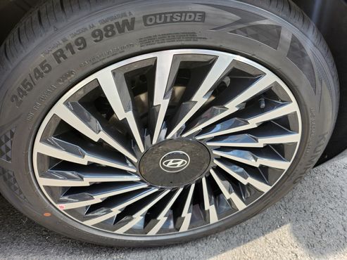 Hyundai Grandeur Calligraphy — пробег 950 км — фото 5 из 5